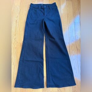 MOTHER denim twister sneak in pitch size 28